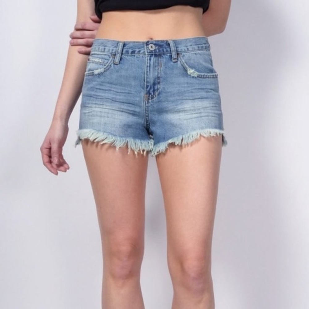 Vanilla Star | Hem Shorts